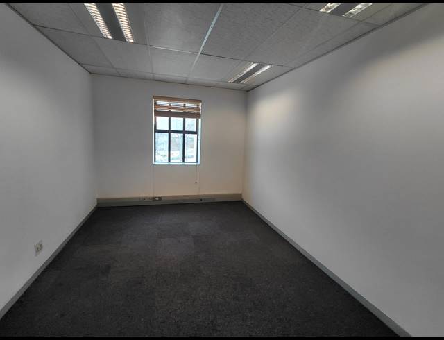 378M² OFFICE TO LET IN BRYANSTON